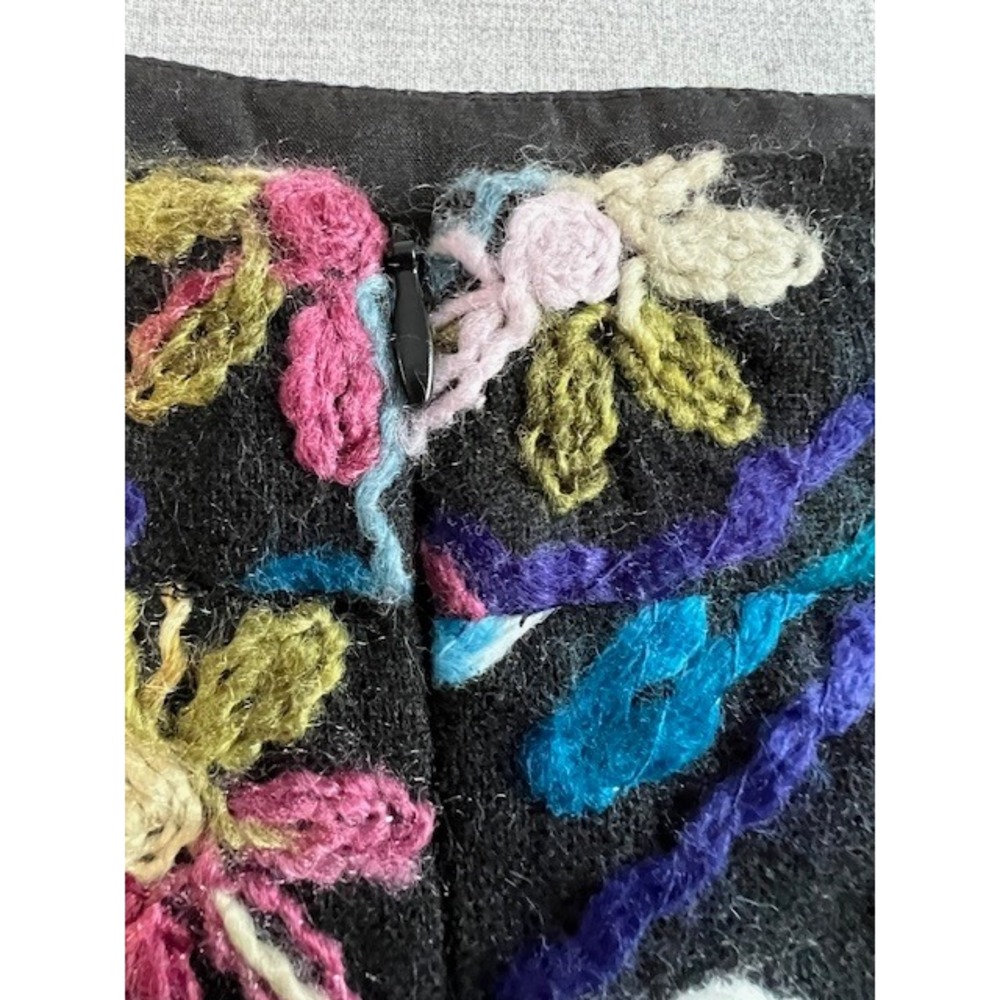 ZARA BASIC Embroidered Floral Swirl Mini Skirt Black Multi Color XS Boho garden - Picture 6 of 8